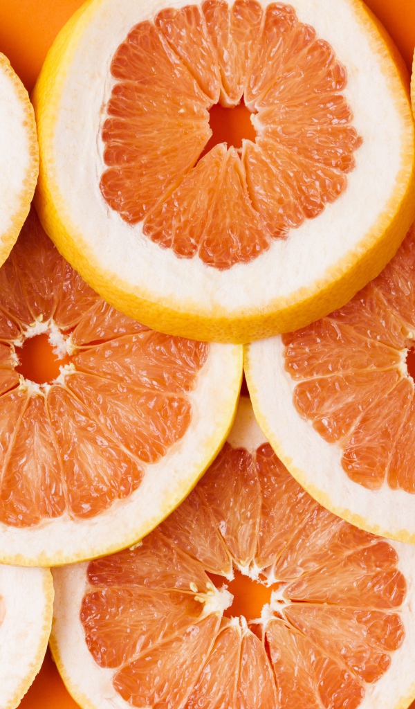 Кружочки грейпфрута крупным планом