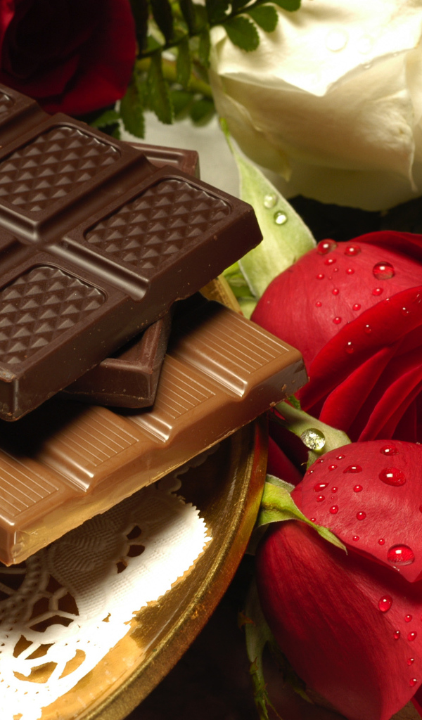 Плитки шоколада с букетом роз 