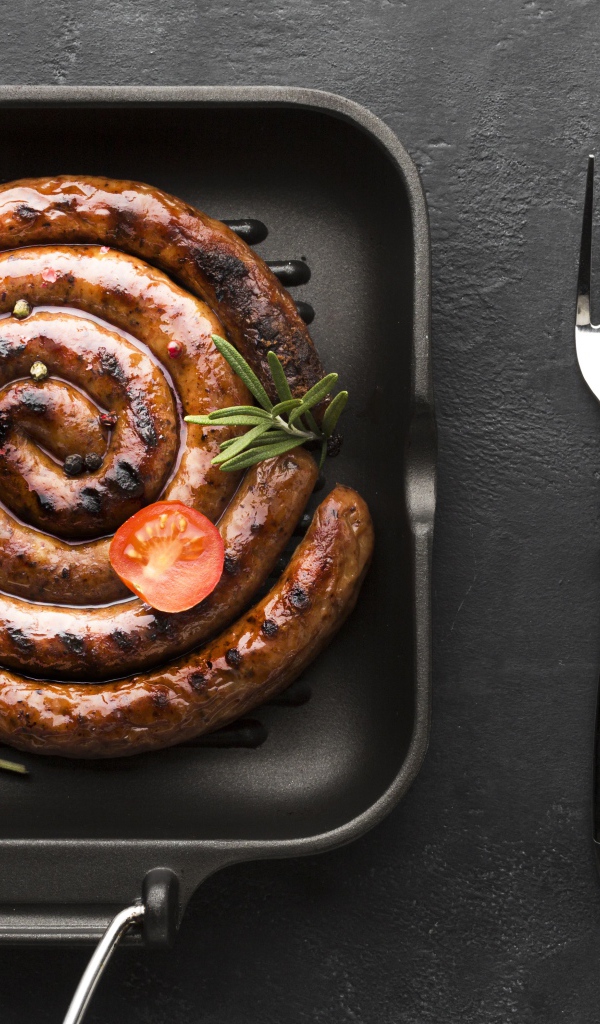 Вкусная запеченная домашняя колбаса на сковороде 