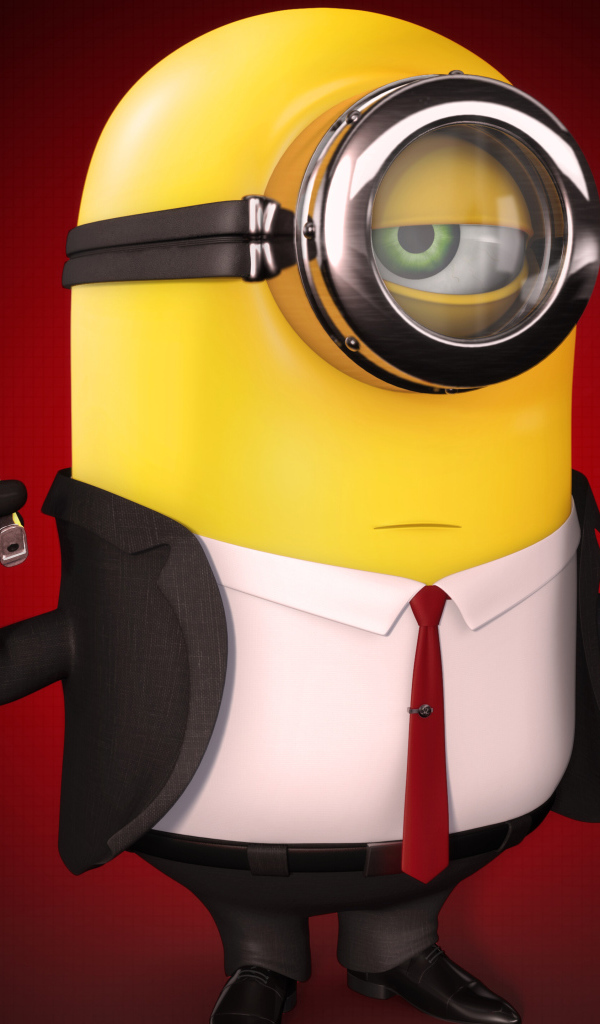 Миньон Хитмэн в костюме на красном фоне