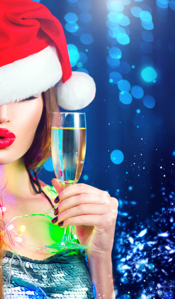 Яркая девушка Снегурочка с бокалом шампанского на новый год 