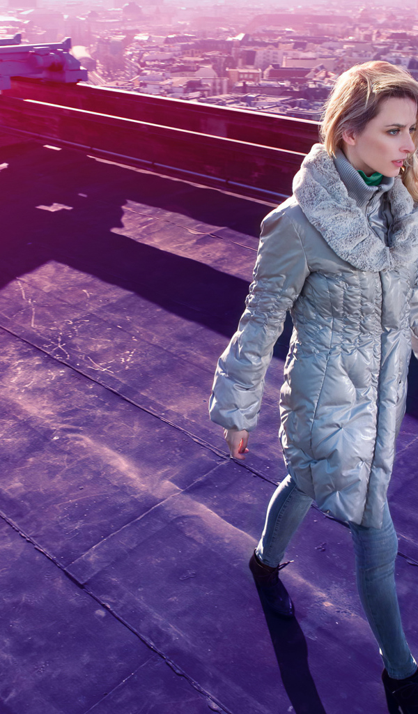 Модель Ева Пэдберг на крыше