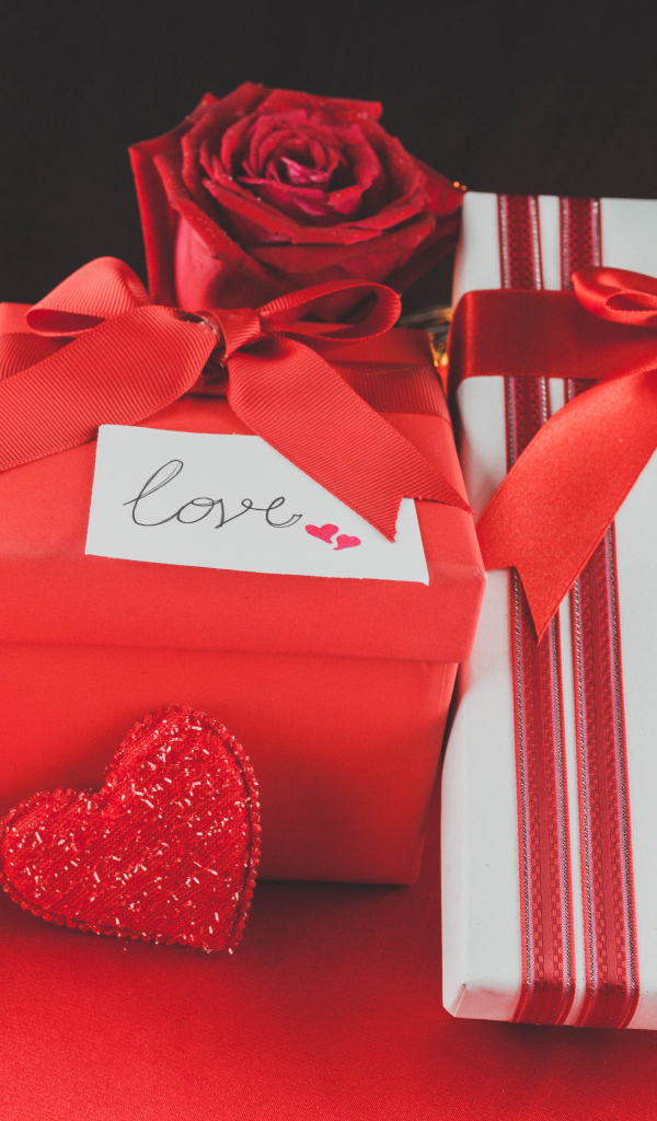 Подарки и розы для любимой на День Святого Валентина