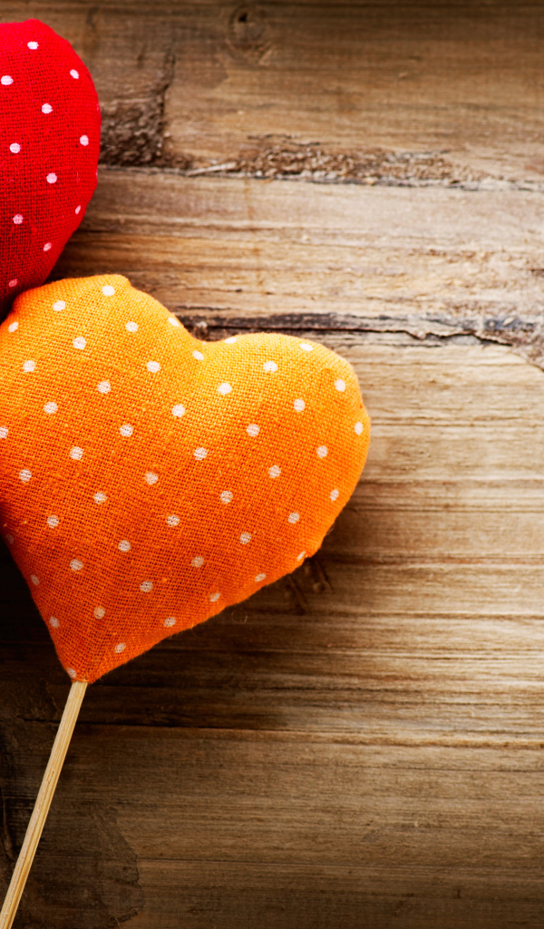 Сердечки из ткани на деревянных палочках