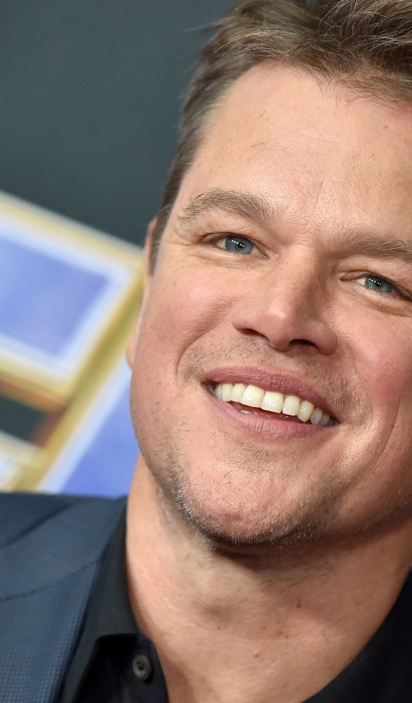 Голубоглазый актер Мэтт Деймон с улыбкой на лице