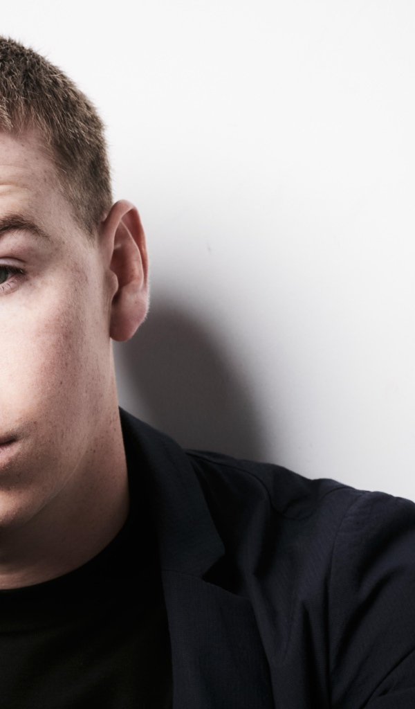 Молодой британский актер Уилл Поултер