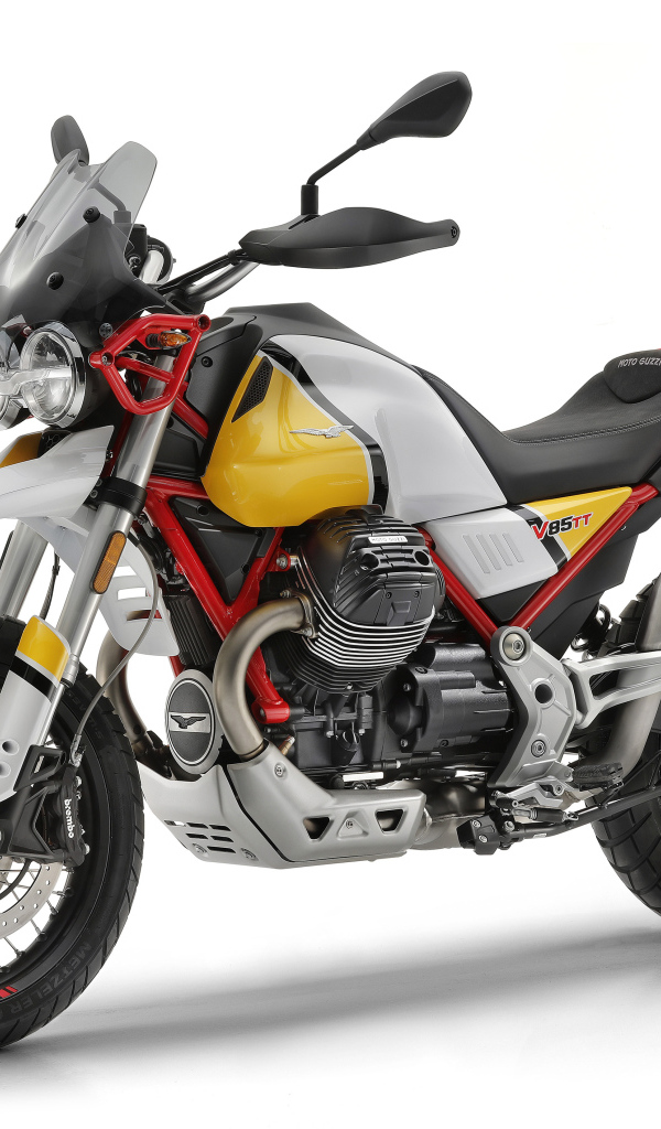 Мотоцикл  Guzzi V85 TT, 2019 года на белом фоне