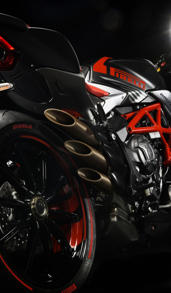 Мотоцикл Agusta Brutale 800 RR Pirelli вид сзади