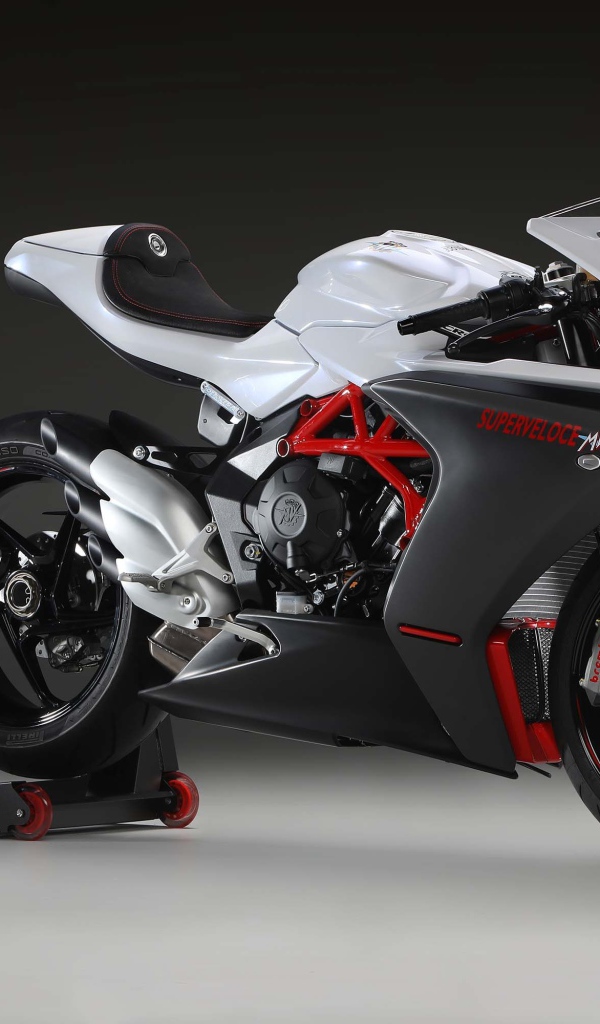 Мотоцикл Agusta Superveloce 800,  2020 года на сером фоне