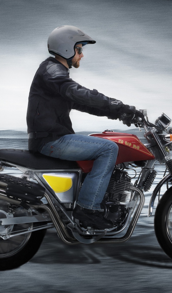 Мотоциклист на мотоцикле  SWM Silver Vase 440, 2020 года