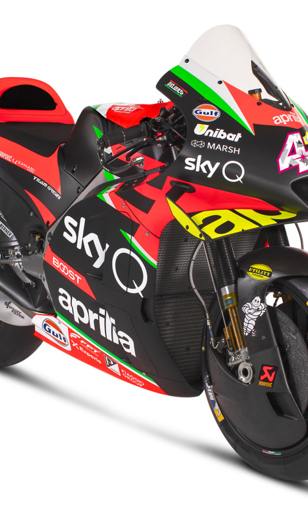 Гоночный мотоцикл  Aprilia RS GP, 2020 года на белом фоне