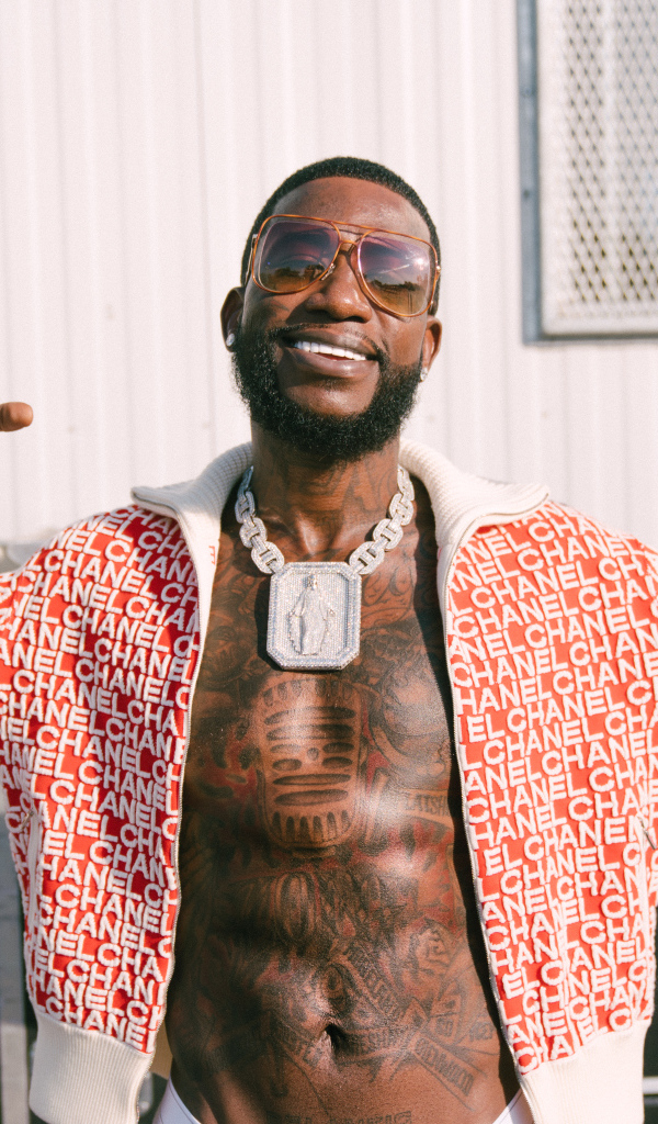 Американский рэпер  Gucci Mane с татуировками на теле