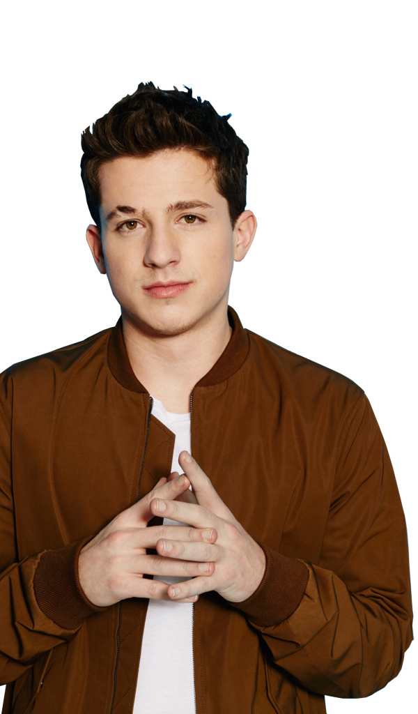 Американский певец Чарли Пут на белом фоне