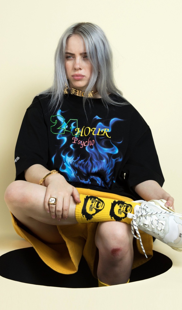 Молодая эпатажная певица Билли Айлиш 