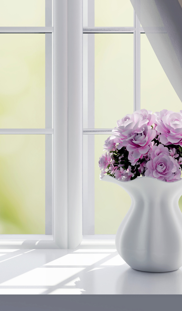 Букет розовых роз в белой вазе на окне