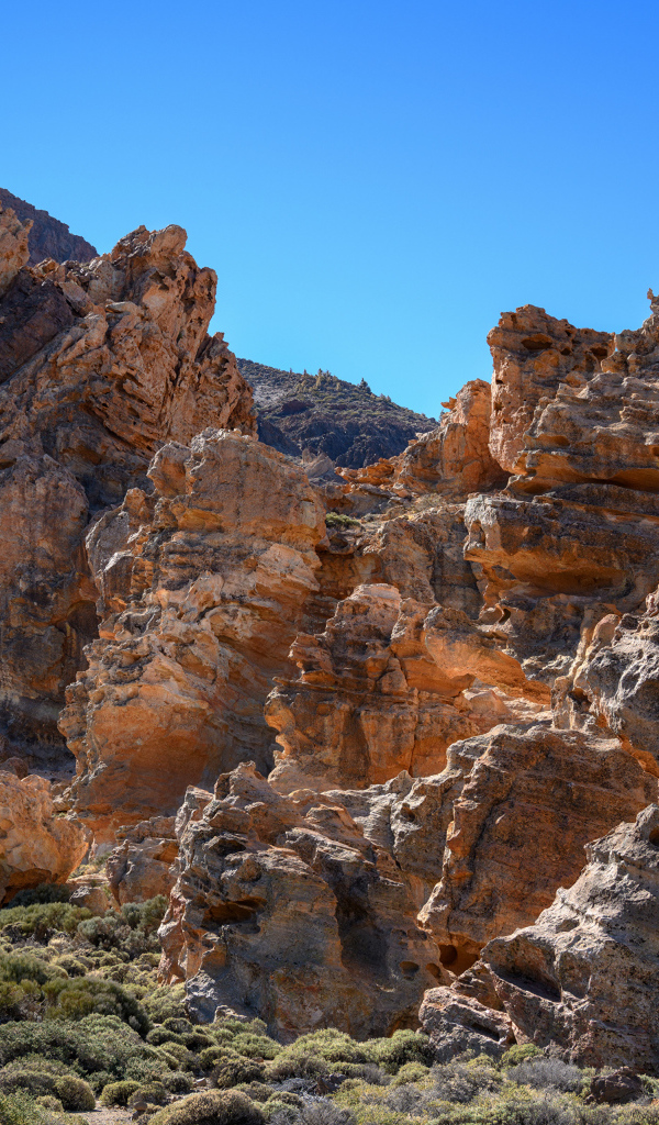 Старые камни в национальном парке Италии 