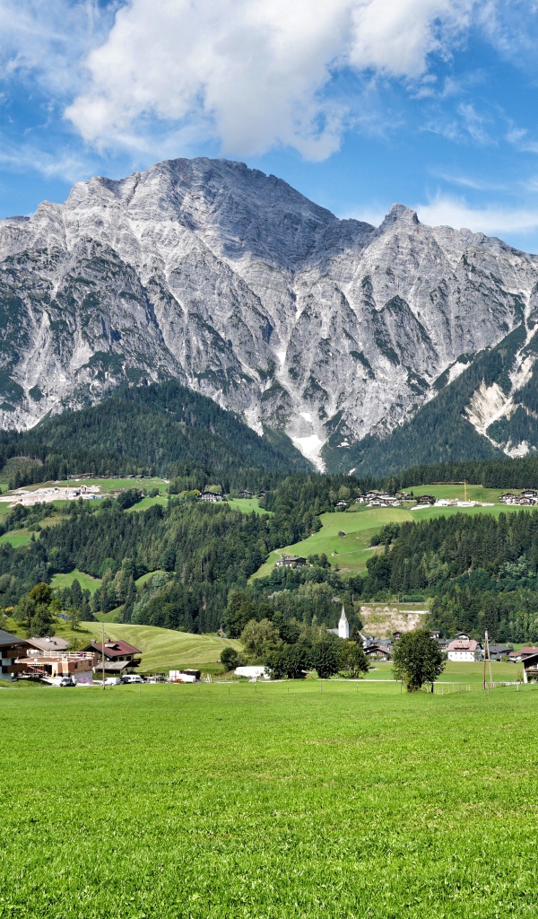Вид высокие горы под голубым небом, Австрия 