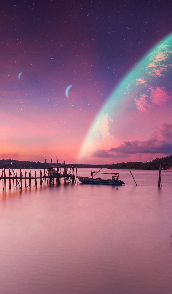 Большая планета в небе над тихим озером