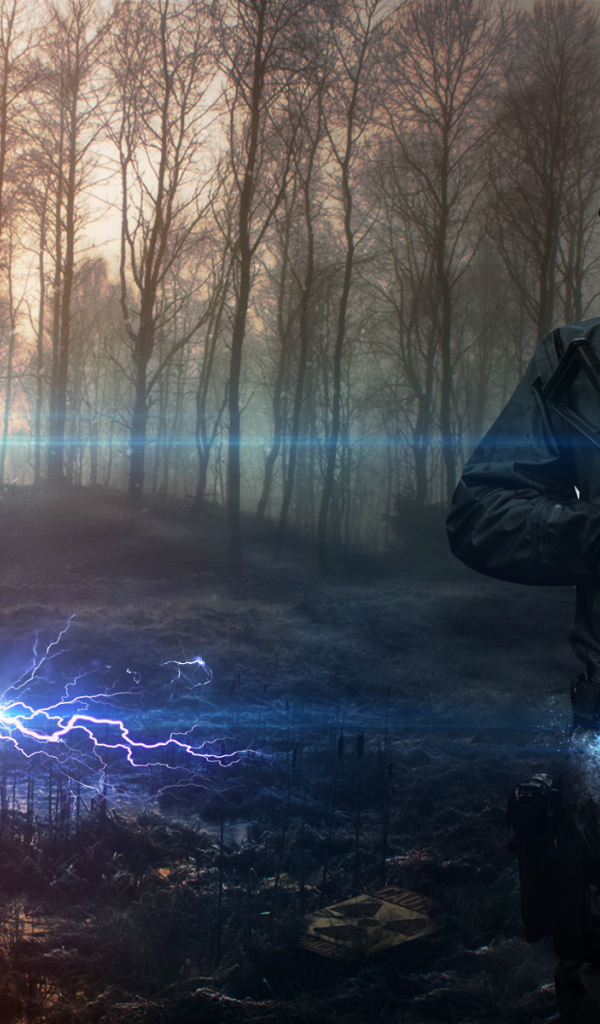 Мужчина в противогазе во время пандемии 