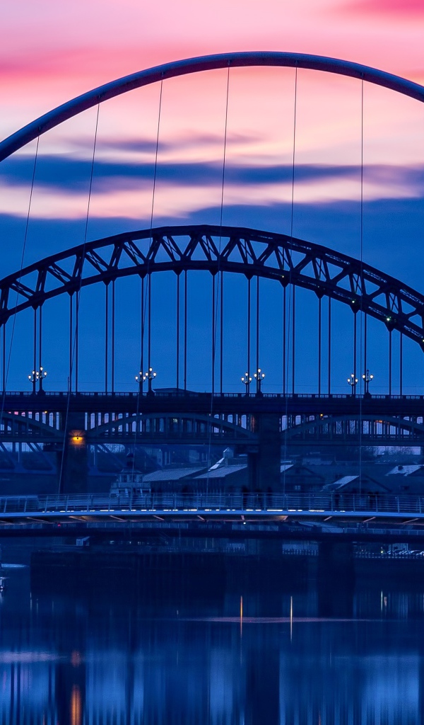 Арочный мост Миллениум, Великобритания