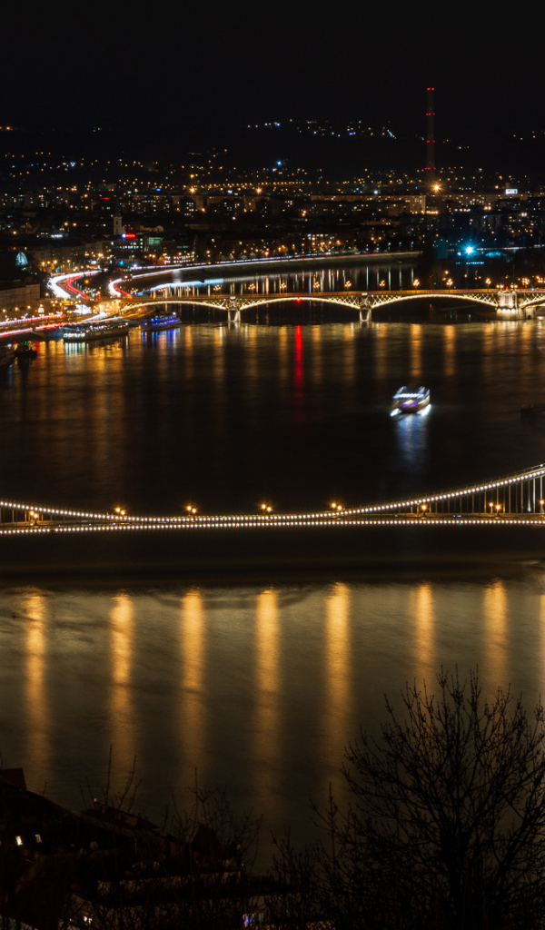 Красивый вид на ночной Бухарест, Румыния 