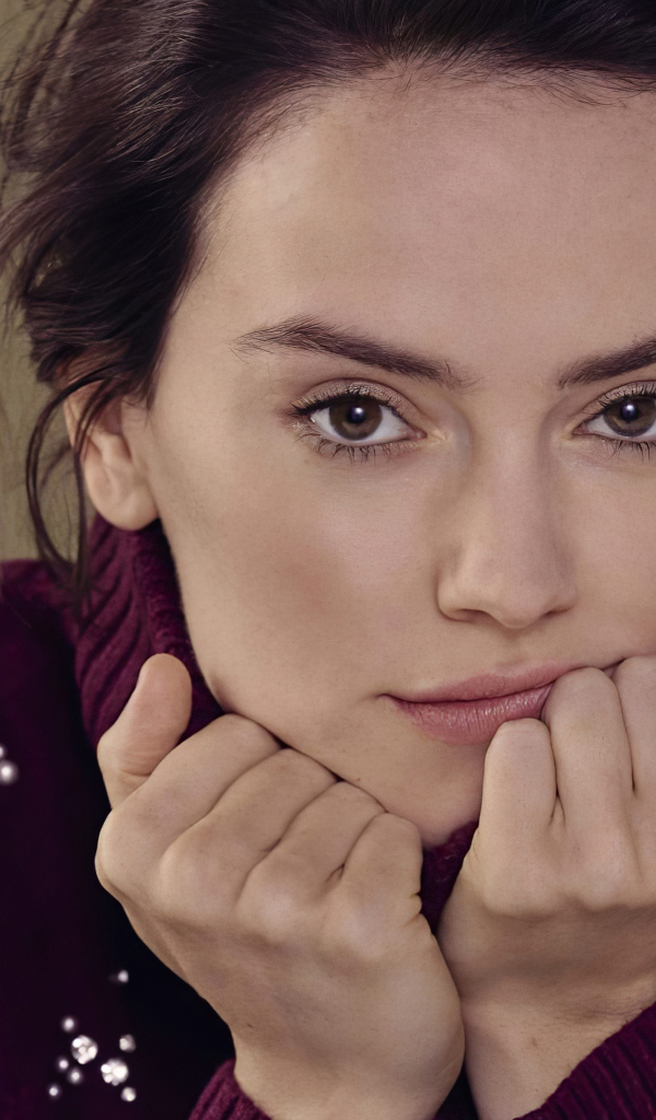 Актриса Дэйзи Ридли лицо крупным планом