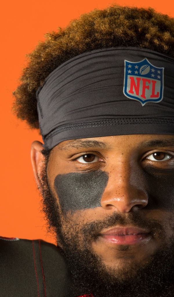 Игрок в американский футбол O. J. Howard лицо крупным планом