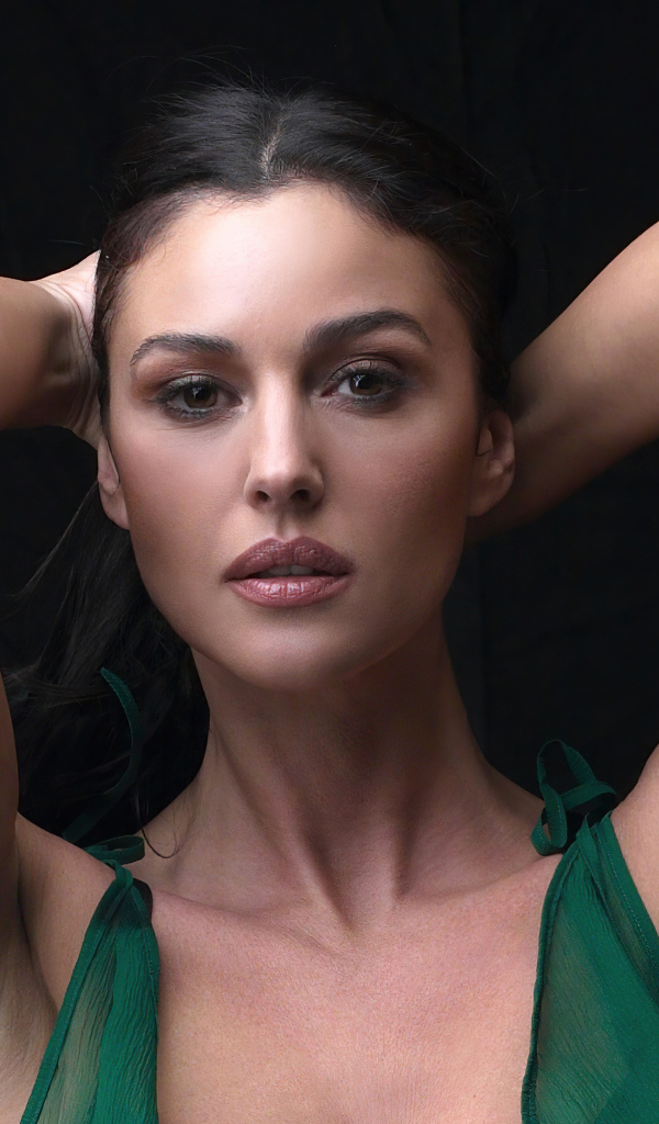 Элегантная итальянская актриса Моника Беллуччи