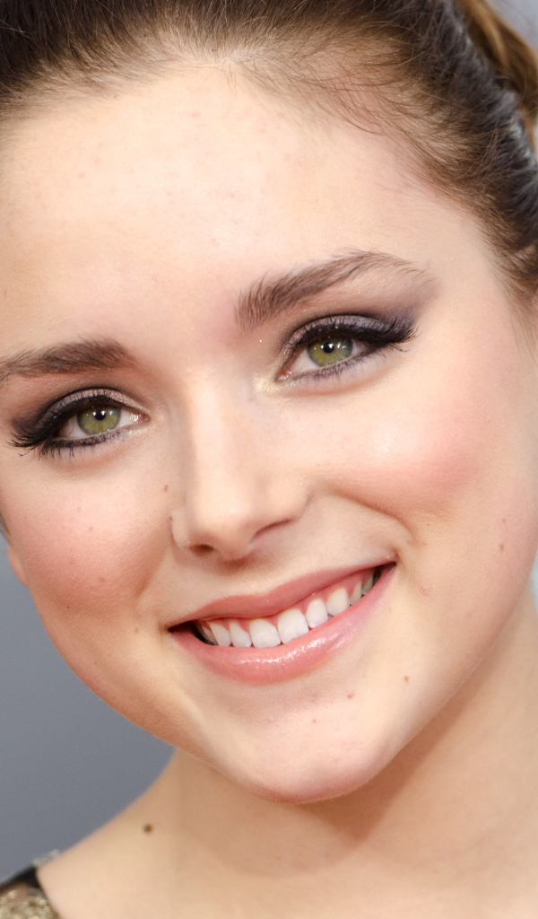 Милая улыбка молодой актрисы Мэдисон Девенпорт