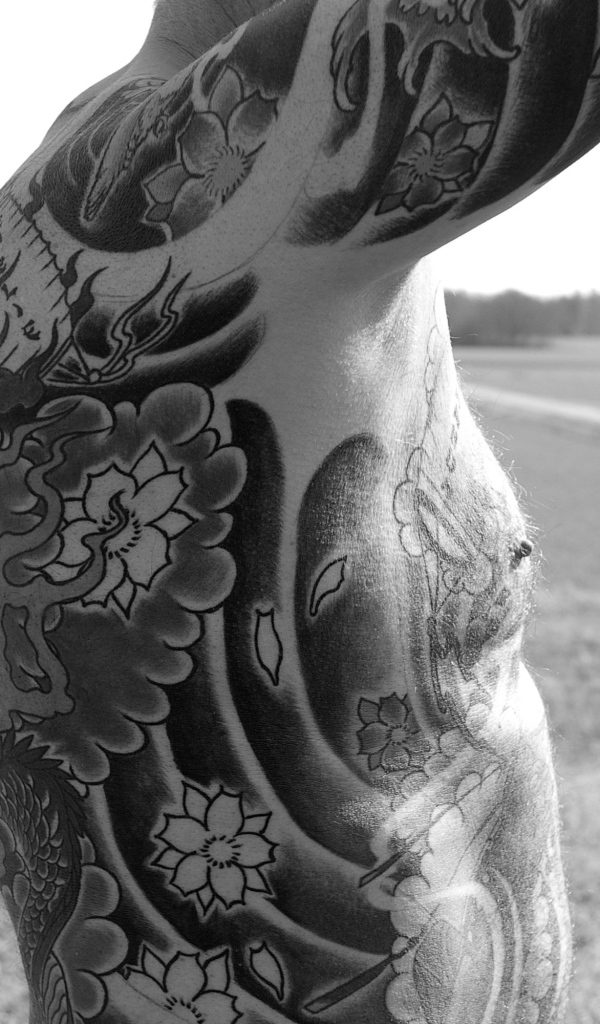 Татуировки на теле мужчины 