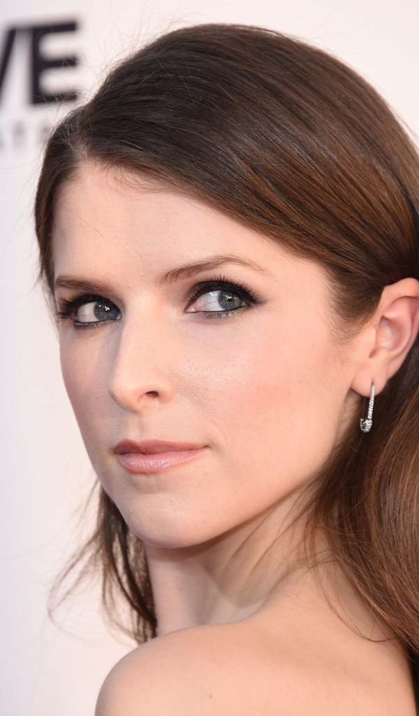Лицо актрисы Анны Кендрик