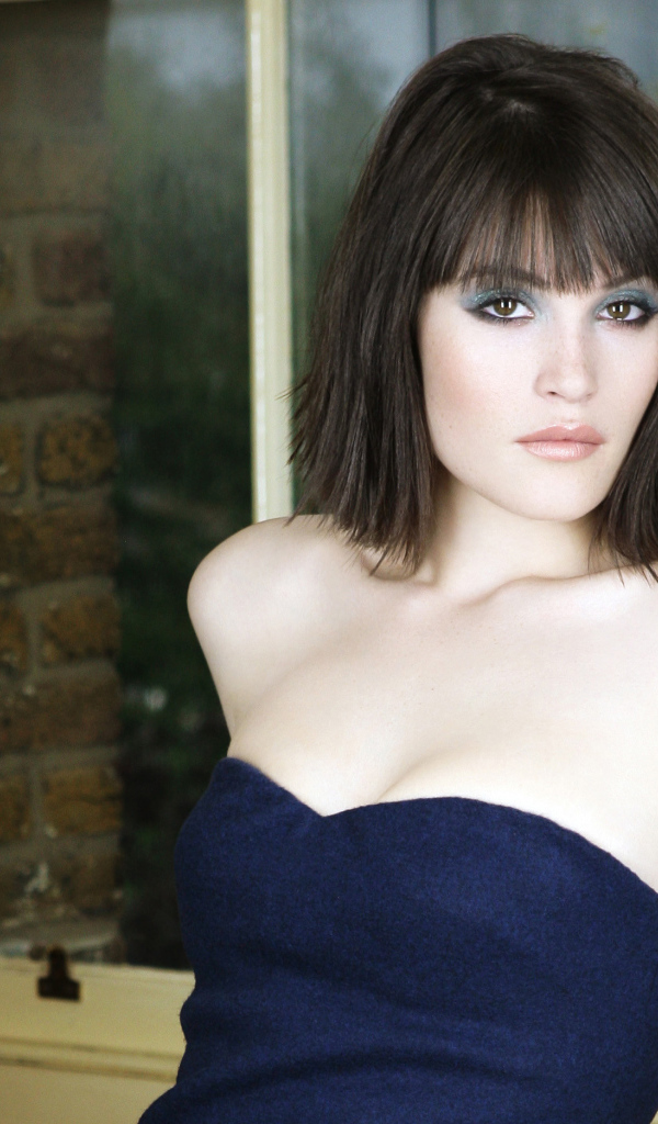 Молодая британская актриса Джемма Артертон