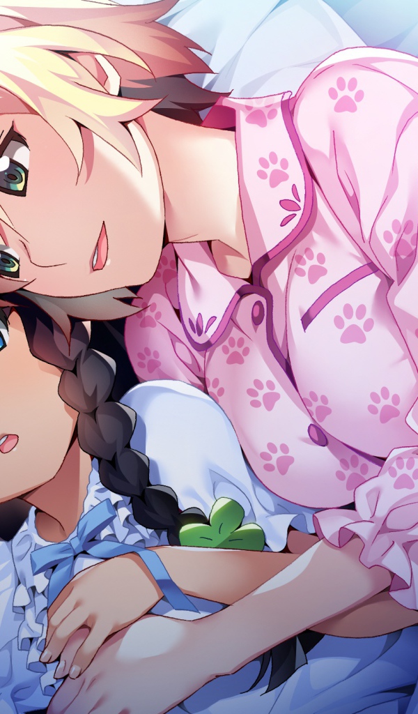 Парень и девушка аниме лежат на кровати