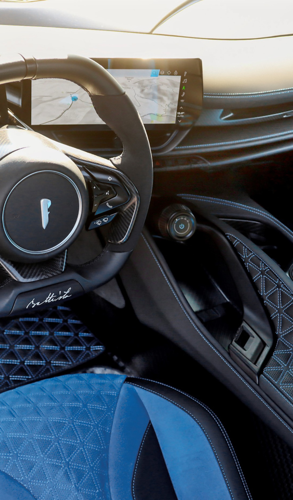 Салон автомобиля Pininfarina Battista, 2022 года