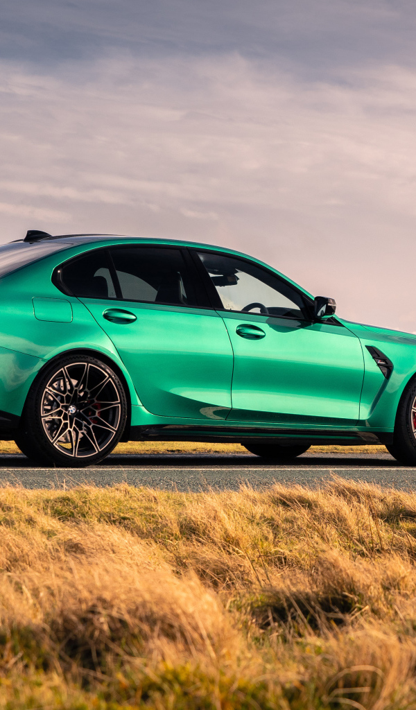Автомобиль BMW M3 Competition 2021 года вид сзади