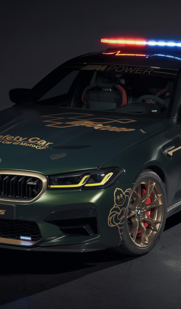 Служебный автомобиль BMW M5 CS MotoGP Safety Car 2021 года