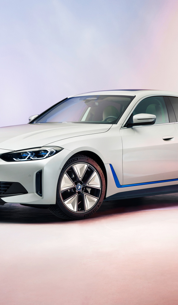 Дорогой автомобиль BMW I4 2021 года