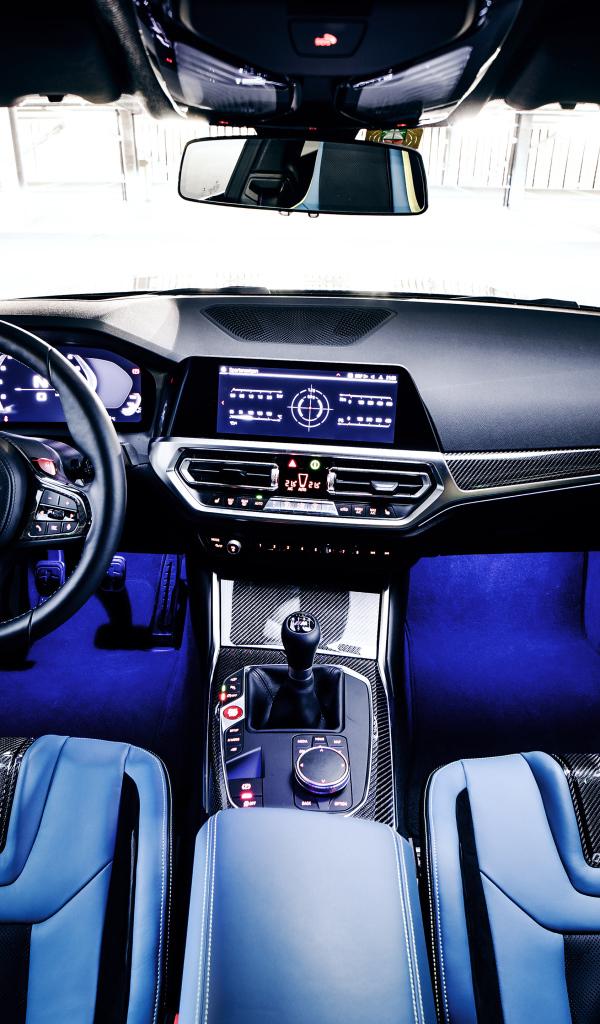 Кожаный салон автомобиля BMW M4 Coupé