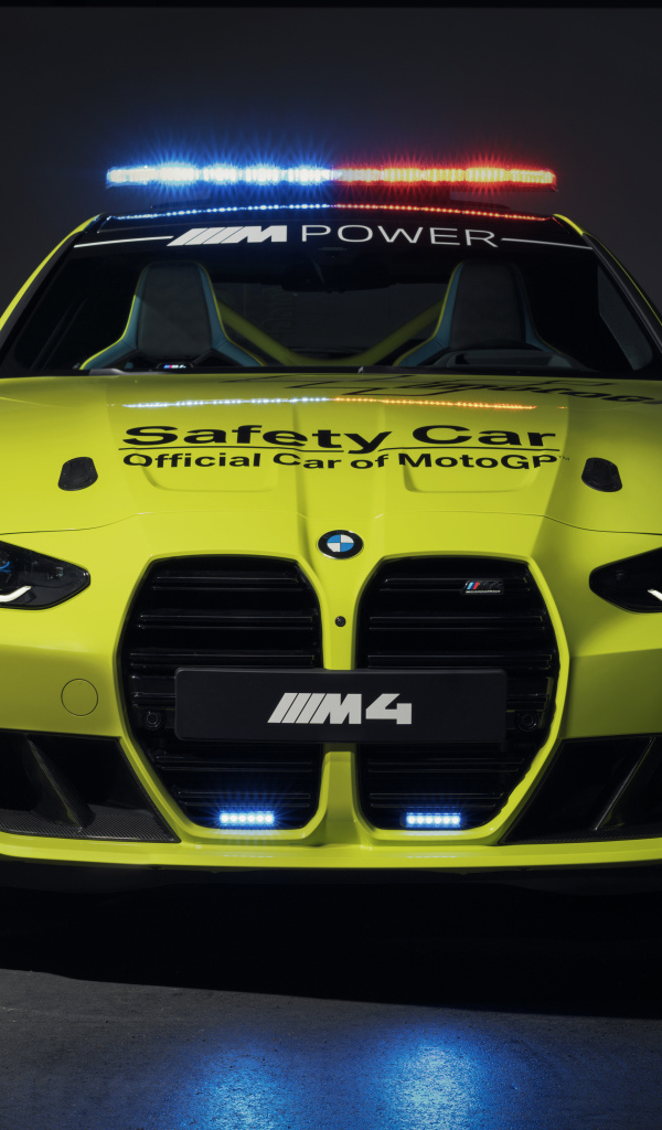 Желтый служебный автомобиль BMW M4 Competition MotoGP Safety Car 2021 года