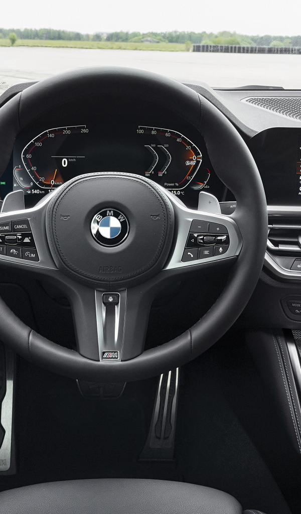 Черный кожаный салон автомобиля BMW M240i XDrive Coupé 2021 года