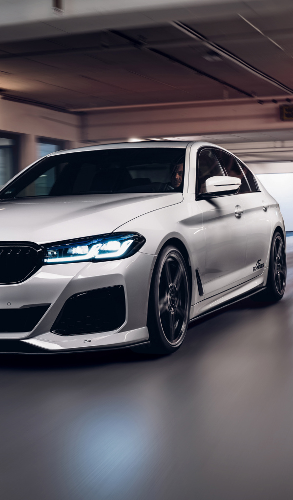 Серебристый дорогой автомобиль BMW Schnitzer ACS5 3.0d 2021 года