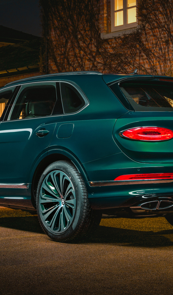 Внедорожник Bentley Mulliner Bentayga Hybrid 2021 года