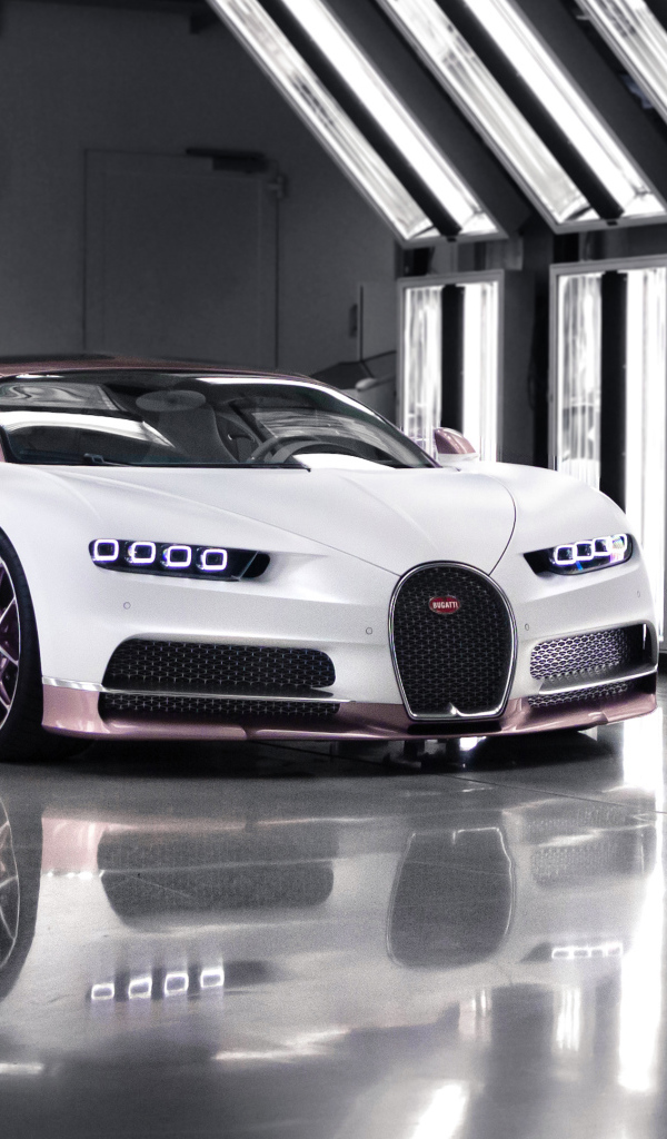 Автомобиль Bugatti Chiron, 2021 года в гараже