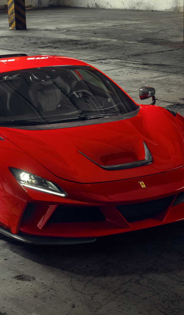 Красный спорткар Novitec Ferrari F8 Tributo N-Largo 2021 года в гараже