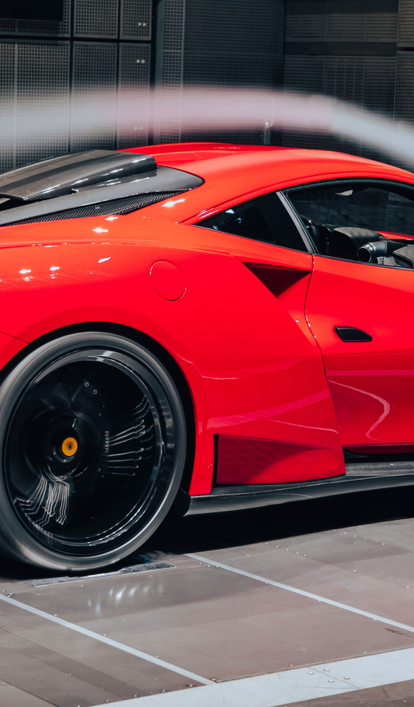 Красный спорткар Novitec Ferrari F8 Tributo N-Largo 2021 года вид сзади