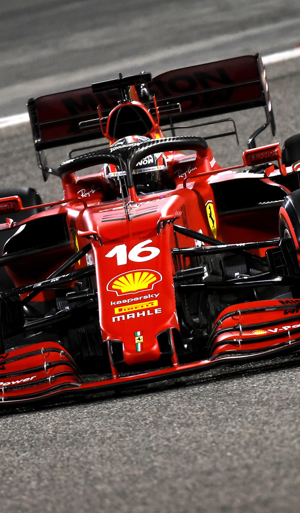 Дорогой гоночный автомобиль Ferrari SF21,  2021 года