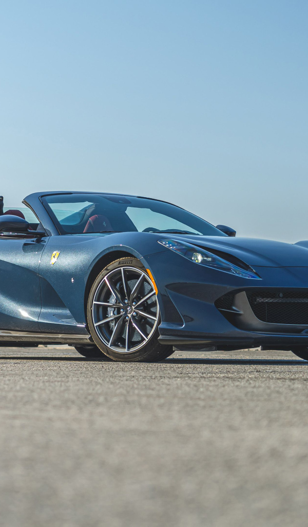 Спортивный автомобиль  Ferrari 812 GTS, 2021 года