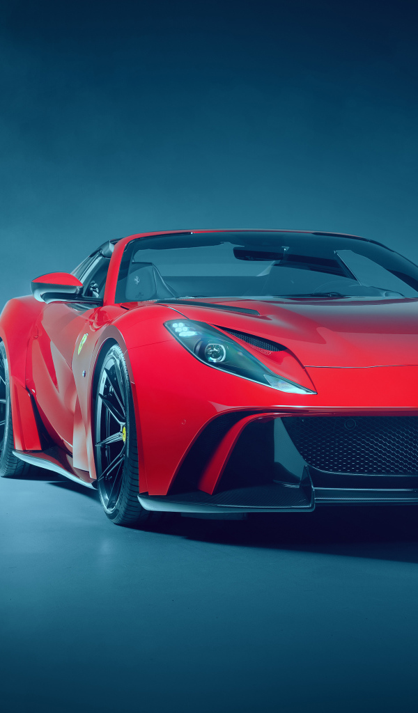 Красный Novitec Ferrari 812 GTS N-Largo 2021 года на сером фоне 