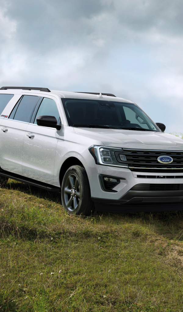 Белый внедорожник  Ford Expedition XL STX, 2021 года