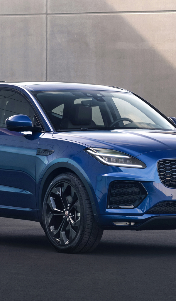 Синий внедорожник Jaguar E-Pace R-Dynamic Black Pack 2021 года